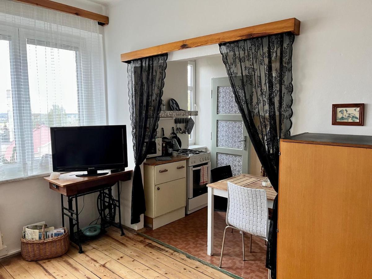 Slunny Byt S Krasnym Vyhledem Apartment Nové Město nad Metují Bagian luar foto