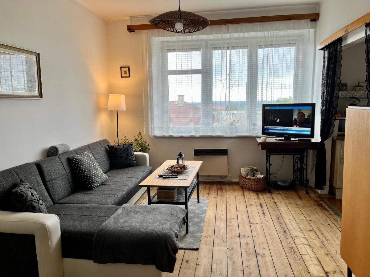 Slunny Byt S Krasnym Vyhledem Apartment Nové Město nad Metují Bagian luar foto