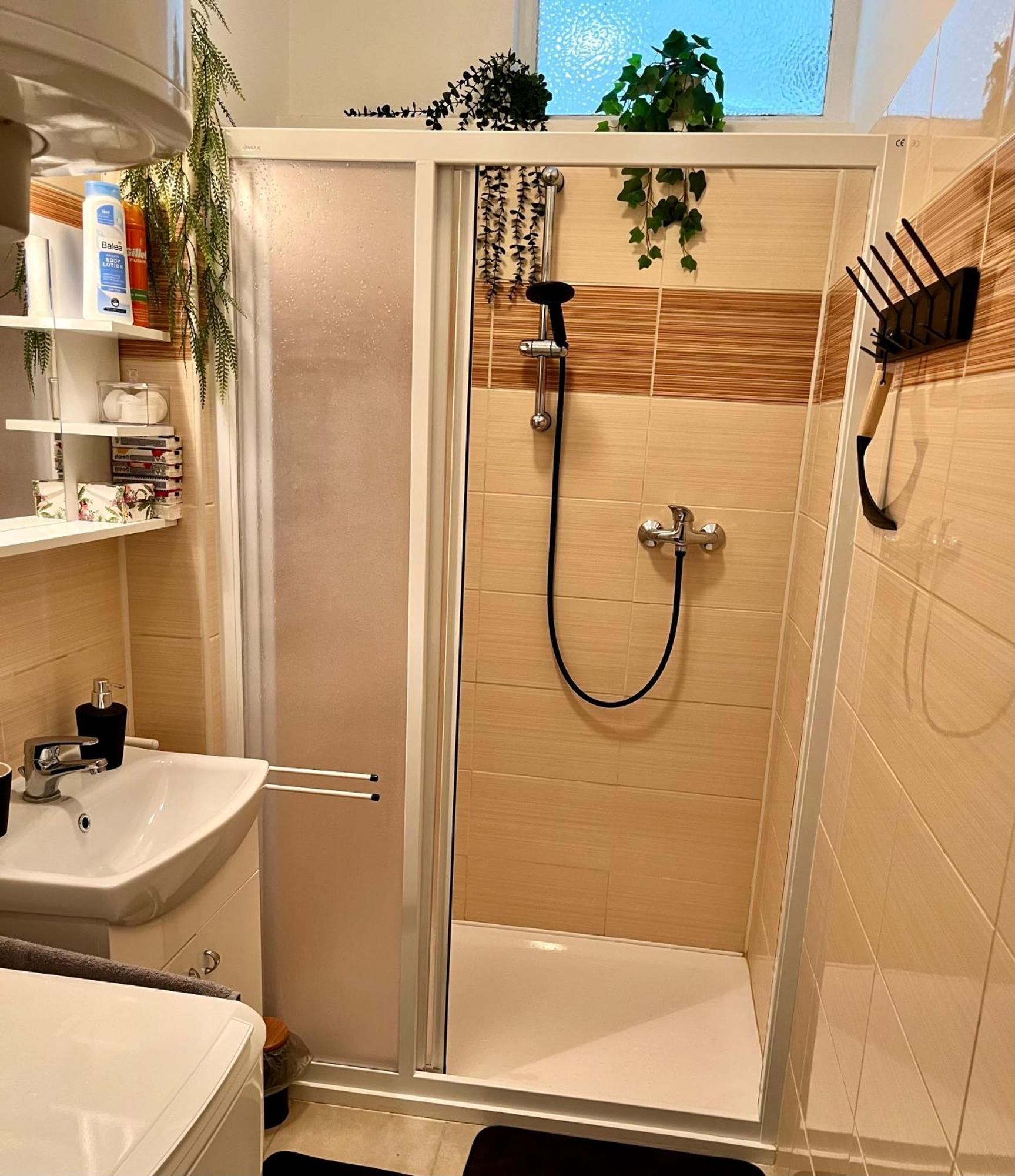 Slunny Byt S Krasnym Vyhledem Apartment Nové Město nad Metují Bagian luar foto